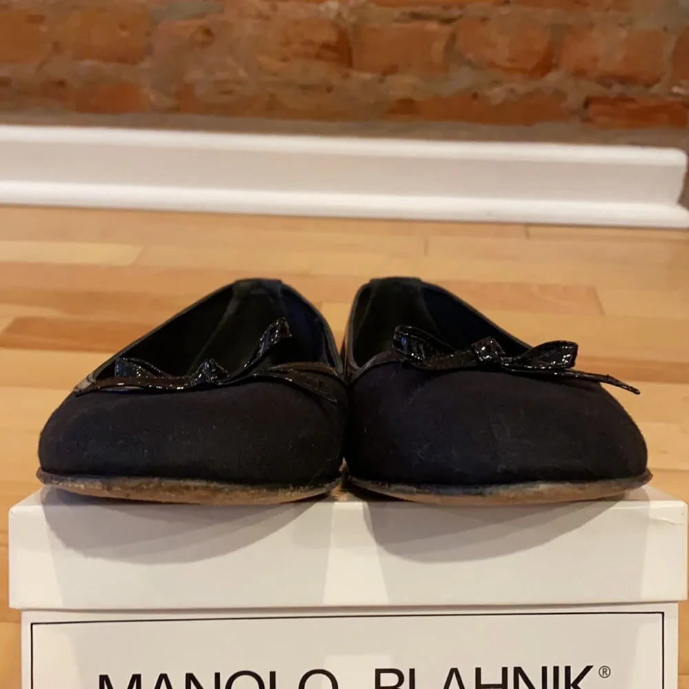 Manolo Blahnik Patent Black Flats - Picture 3 of 11